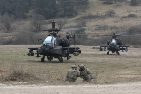 US AH-64 Apache Helicopter