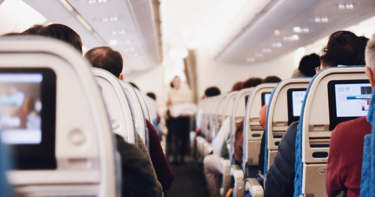'He's Trying to Fight Everybody:' Passenger Becomes Violent, Bites Fellow Traveller on Flight to Philadelphia