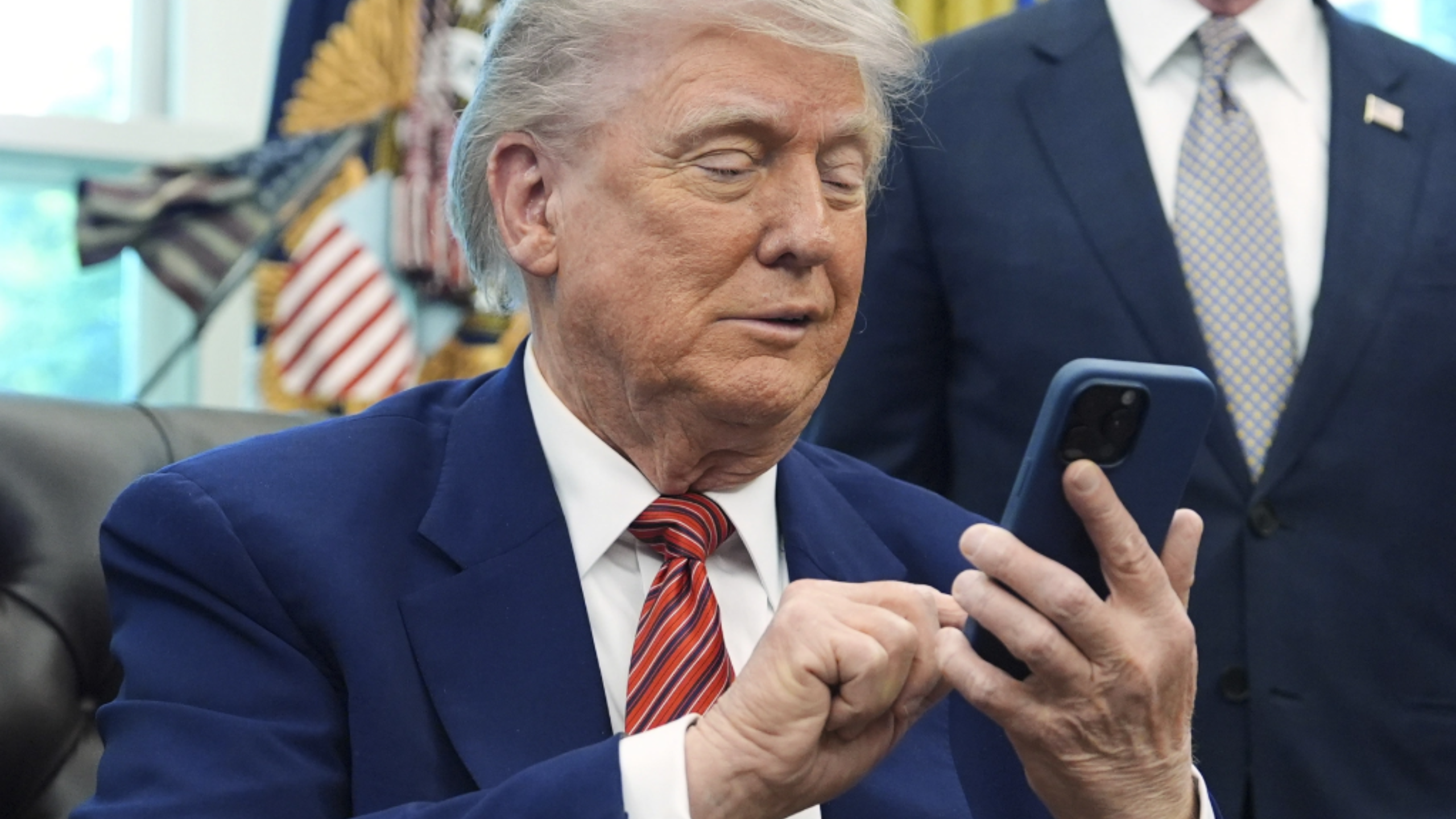 'All-You-Can-Eat Shrimp:' Trump Arctic Strategy Mocked After Official Claims Greenland Invasion Logic