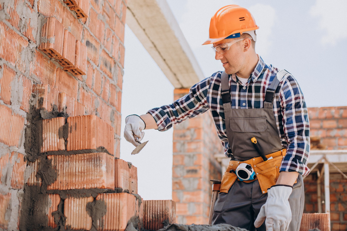 The AI-Proof Job That Can Pay Up to £90,000 a Year: Why More Britons Are Retraining as Bricklayers