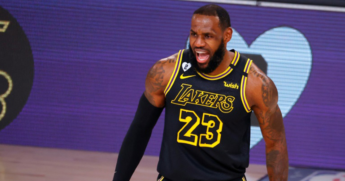 レブロン・ジェームズのトレードの噂:NBAファンが突然、彼がデビン・ブッカーとフェニックス・サンズに加わると信じた理由 レブロン・ジェームズのトレードの噂:NBAファンが突然、彼がデビン・ブッカーとフェニックス・サンズに加わると信じた理由