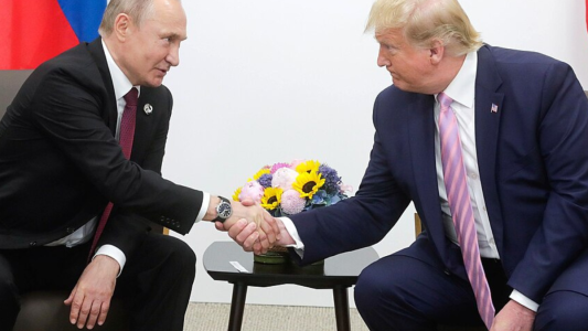 Donald Trump and Vladimir Putin Amid Ukraine Peace Efforts