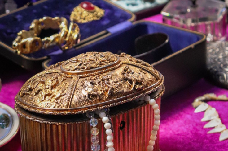 France jewels stolen from museum