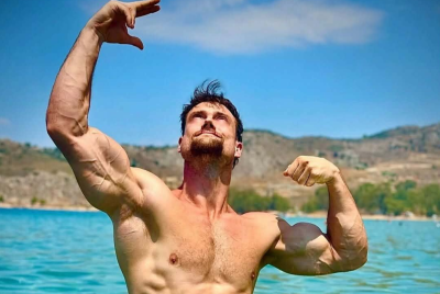 Connor Murphy Fitness YouTube Creator Viral Fake Shirt Trick