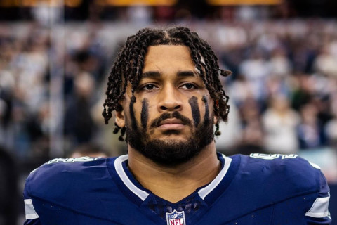 Late American football defensive end Marshawn Kneeland