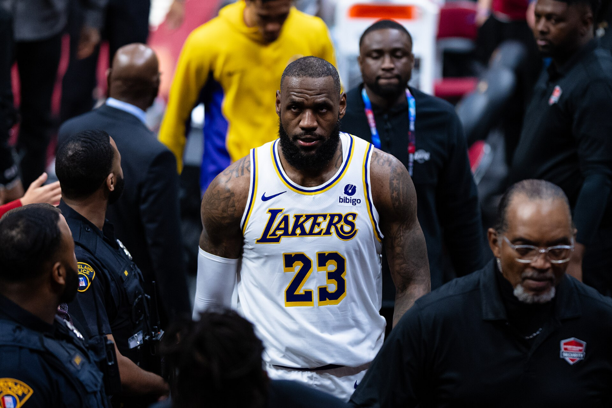 LeBron James' Secret Meetup with Draymond Green Sparks Warriors Frenzy as NBA Insider Reveals Truth About Blockbuster Move