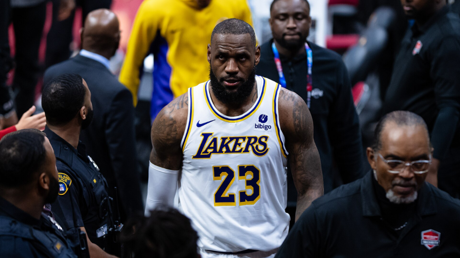 LeBron James' Secret Meetup with Draymond Green Sparks Warriors Frenzy as NBA Insider Reveals Truth About Blockbuster Move