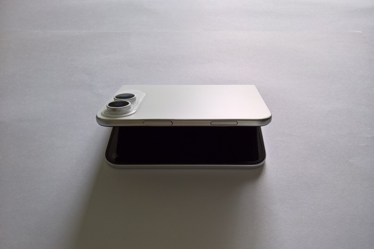 iPhone Fold Launch Doubts Challenged