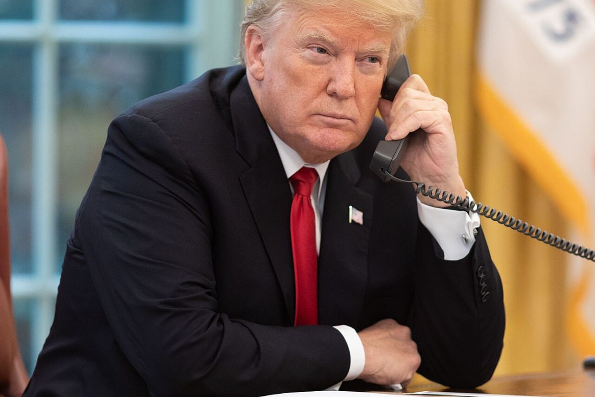 Pathologist Breaks Down Trump's 'Four-Fingered Grip' and Why It Suggests Cognitive Decline