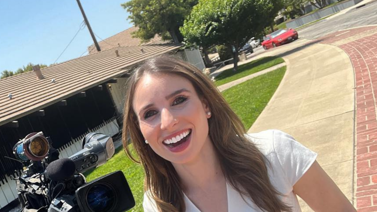 10 Photos of Rachel Menitoff: KTLA Reporter Stays Calm as Cockroach Crawls Across Her Chest Live On Air