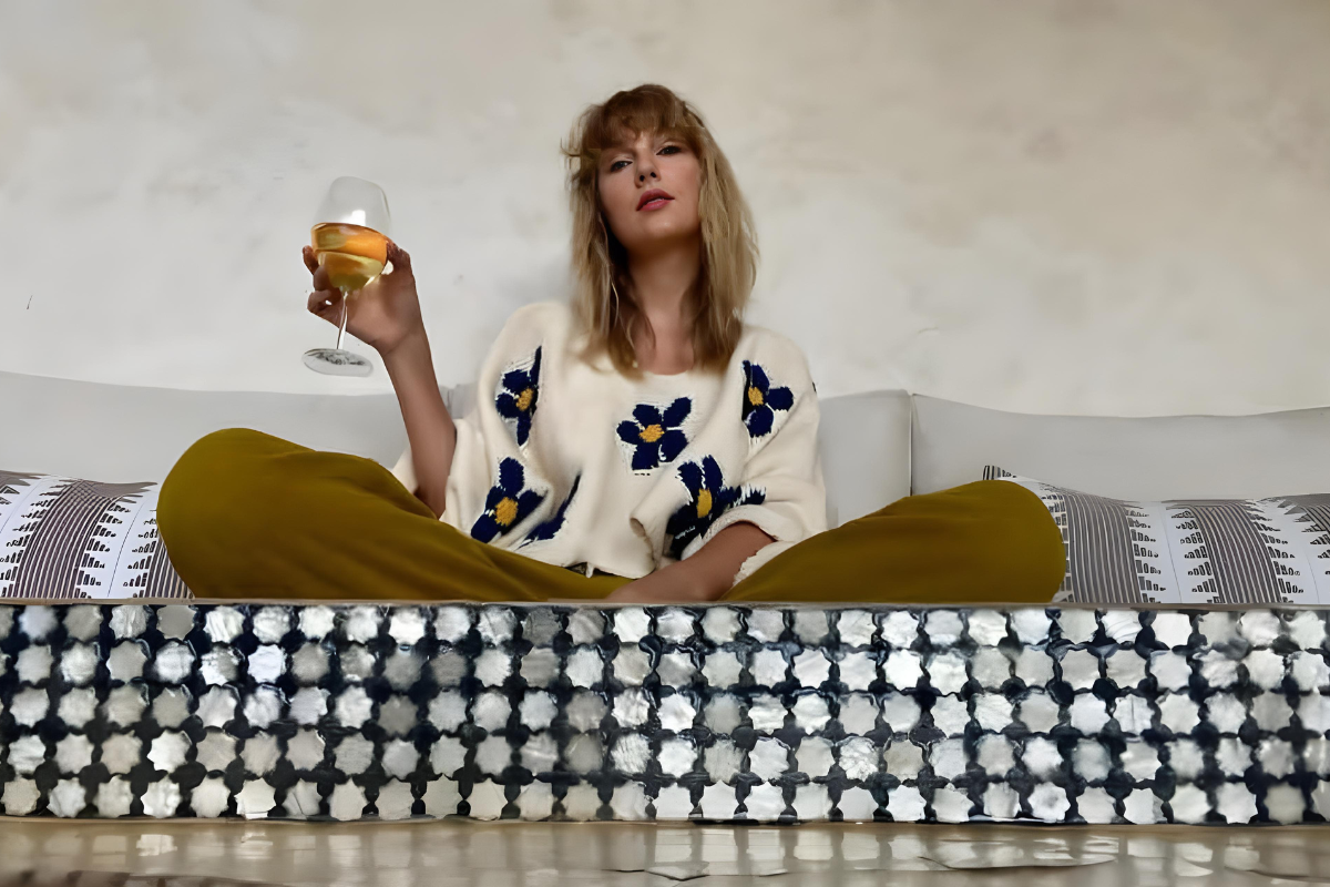 Taylor Swift Wedding Rumours Why The Missing Photos Are Fueling Wild 