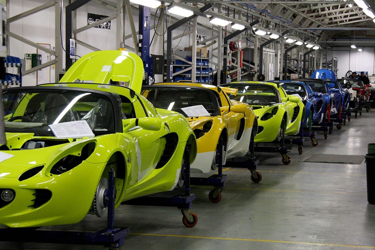 'Supplier of the Year' Closes Factory, Fires 325 Workers Weeks After Winning Award