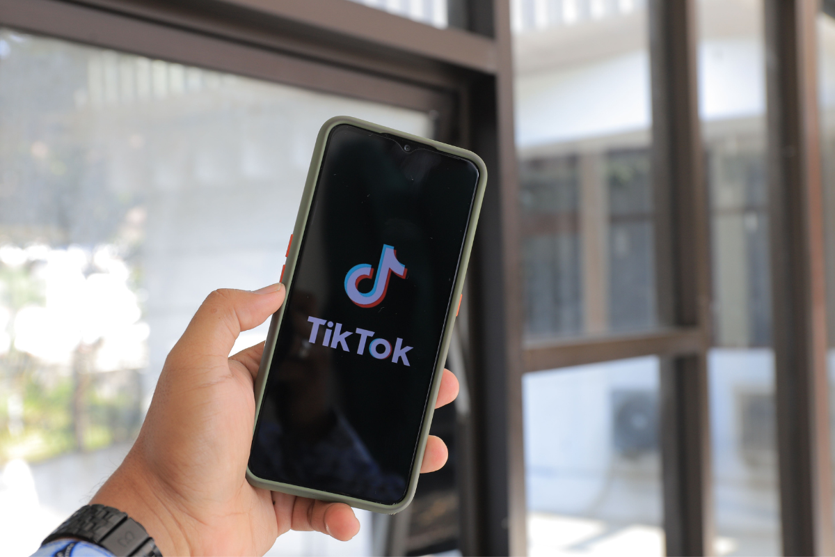 Trump Cabinet Joins TikTok: Several Department Members Launch Official Accounts After DOJ Clears Platform