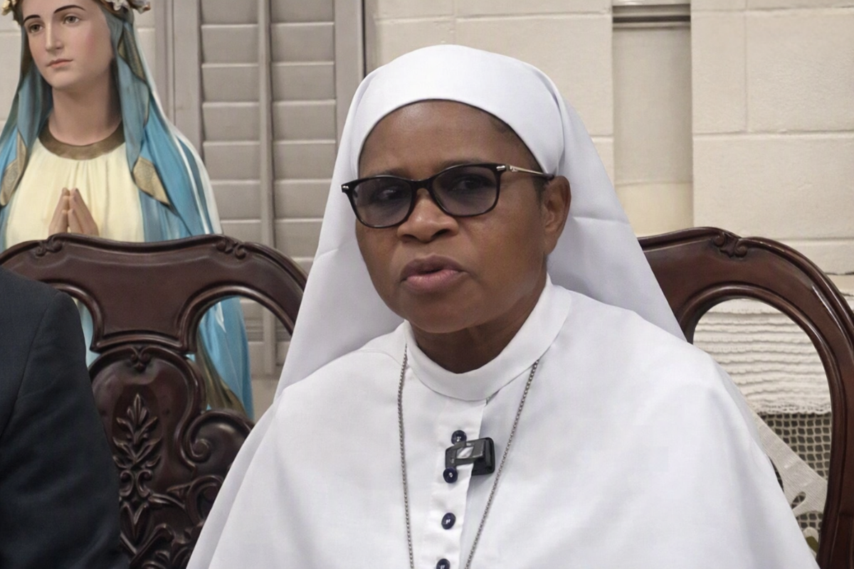 'I'm Just a Small Woman, a Nun, Just With My Rosary': Nun Detained by 2 Armed ICE Agents on Her Way to Communion