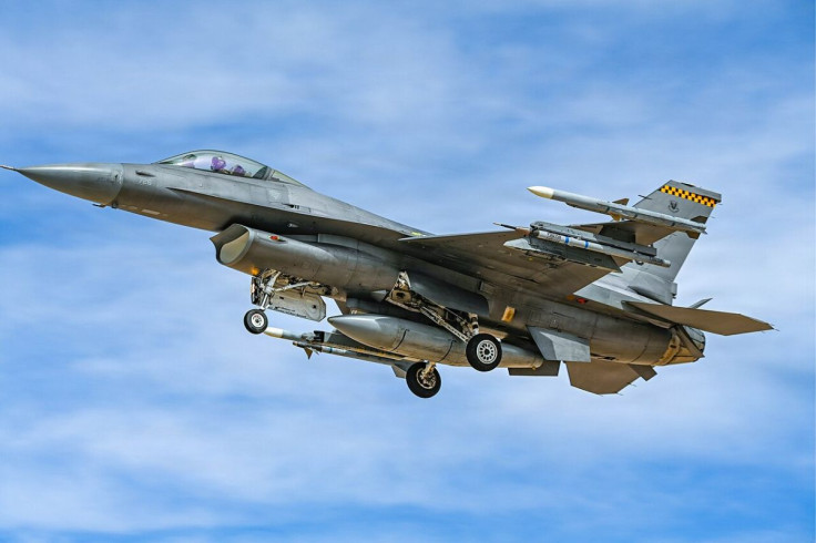 F-16 Fighter Jet