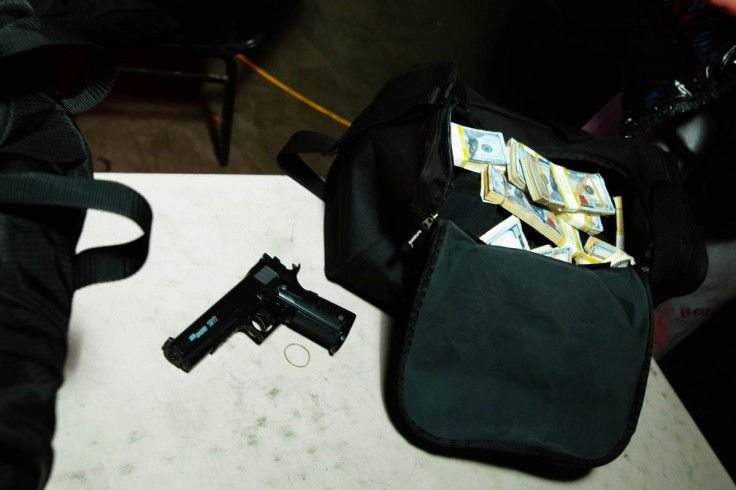 Guns and Money After a Robbery