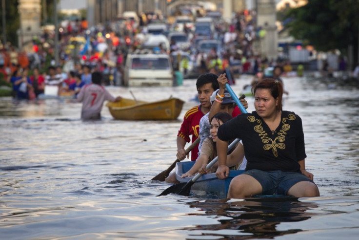 Thailand Floods: A Third of the Country Under Water; $30 Bn Loss to Economy (PHOTOS)