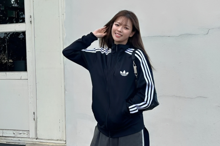 TWICE Jeongyeon Left JYP