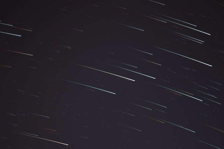 meteor-shower-seen-in-the-sky