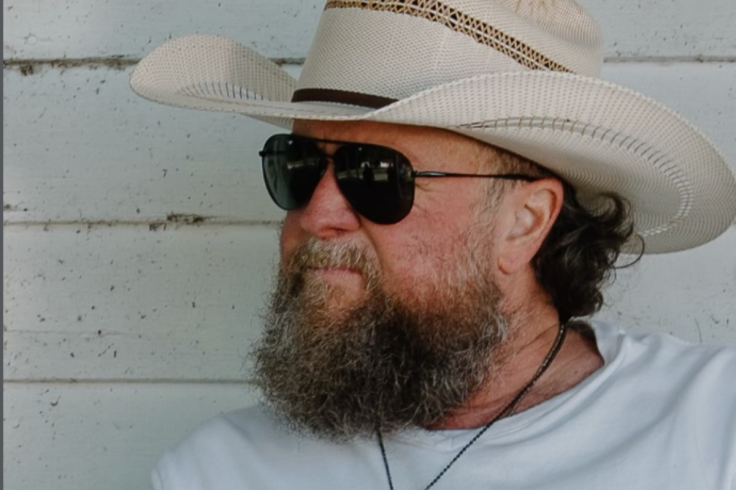 Colt Ford broken shoulder