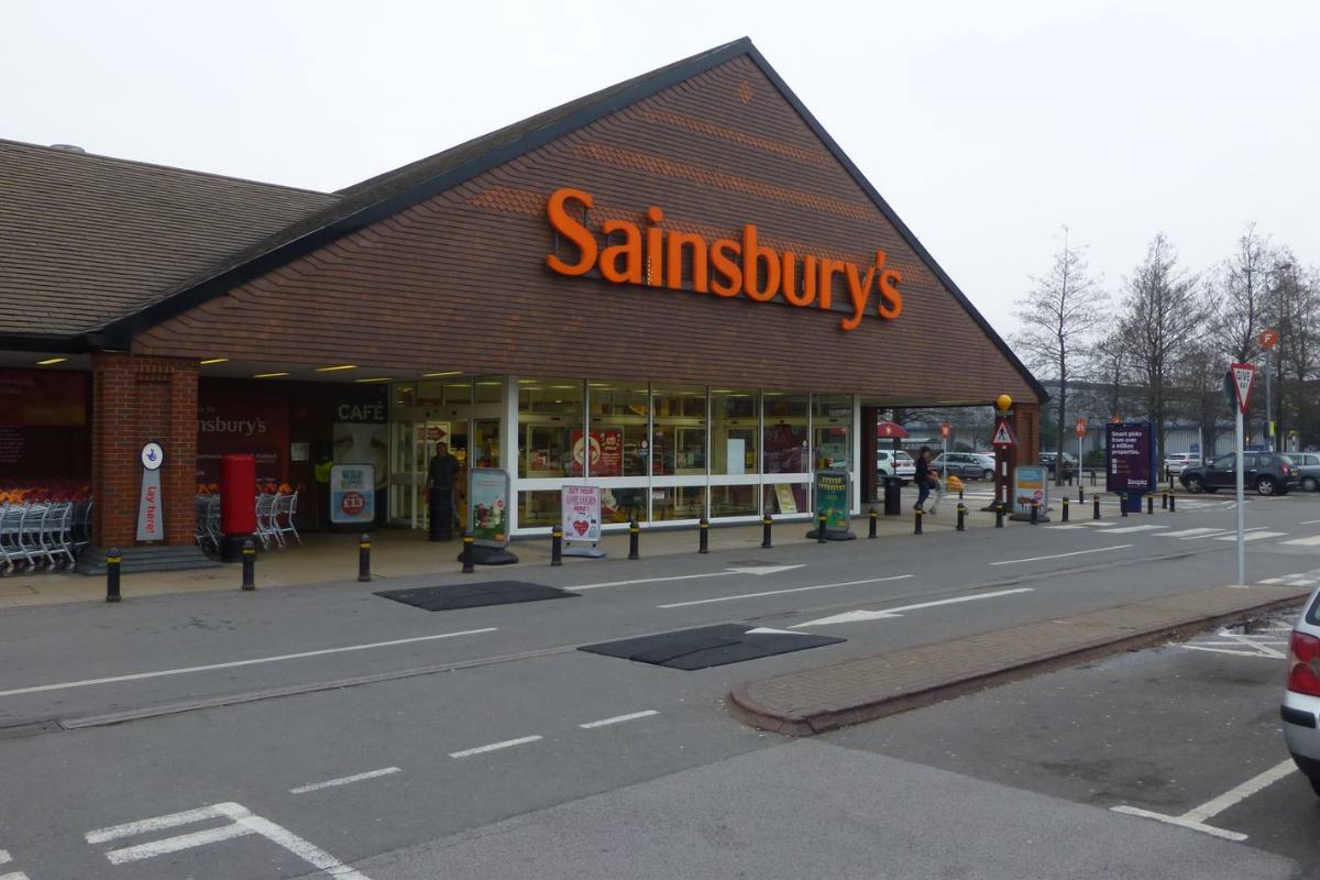 Supermarket Chain Suspends Live Facial Recognition Scanners After AI Wrongly Brands Customer a Shoplifter