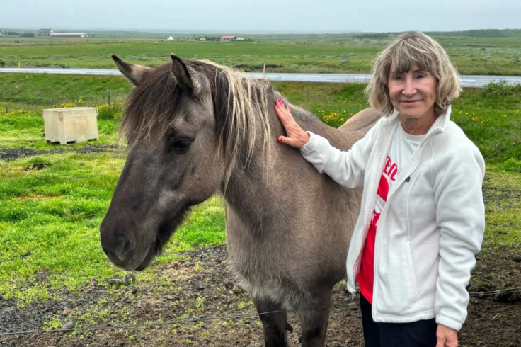 Joanie Garratt