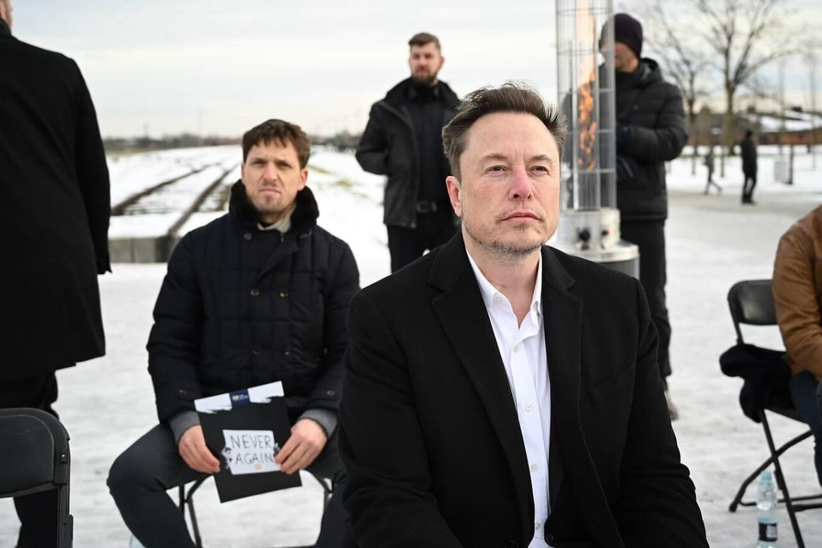 Elon Musk's Tortured AI Logic Stuns Critics After Arguing Uncontrollable Tech Is Totally Inevitable