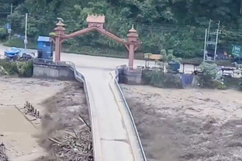 nepal-flashflood-x