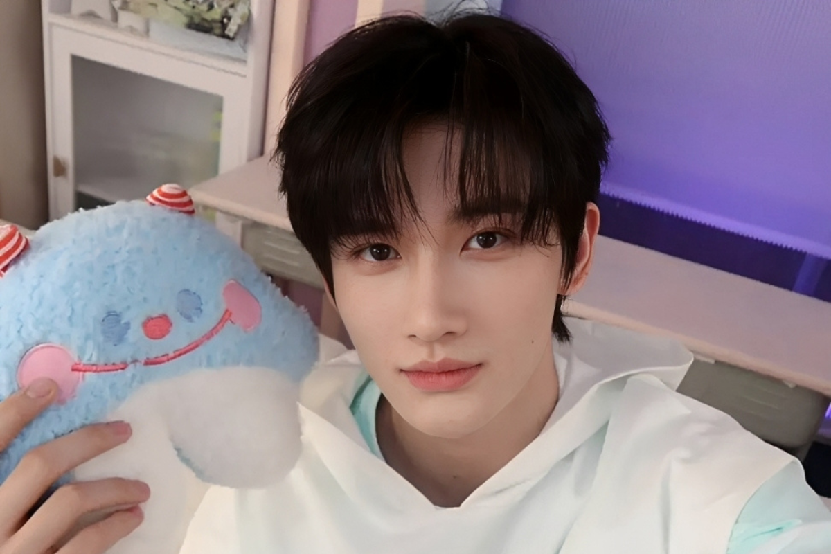 Chinese Idol Yu Yuhan 'Snaps' at Fan After She Allegedly Tries To Open His Moving Car Door