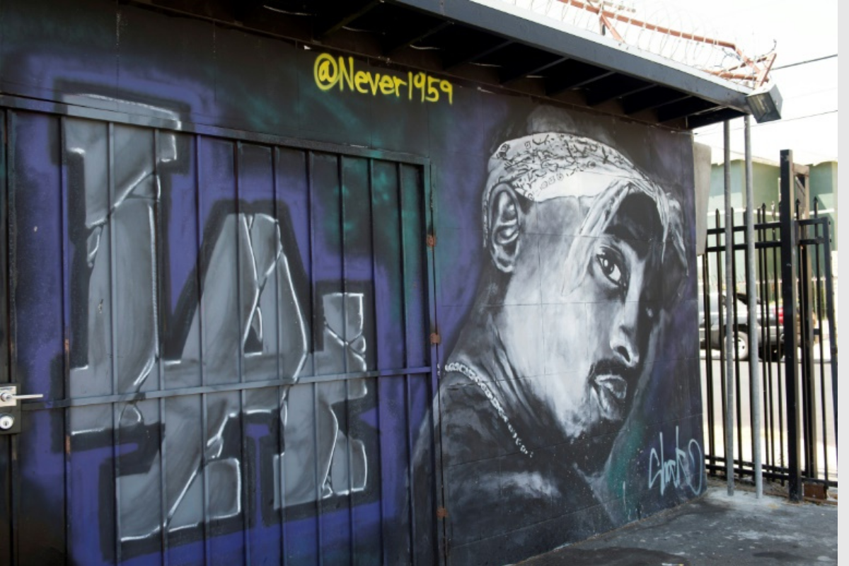 A wall dedicated to the memory of Tupac Shakur