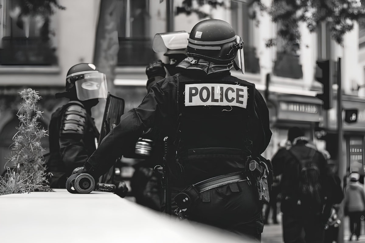 Minneapolis Shooting Leaves Multiple Dead and Three Officers Wounded at Downtown Apartment Tower