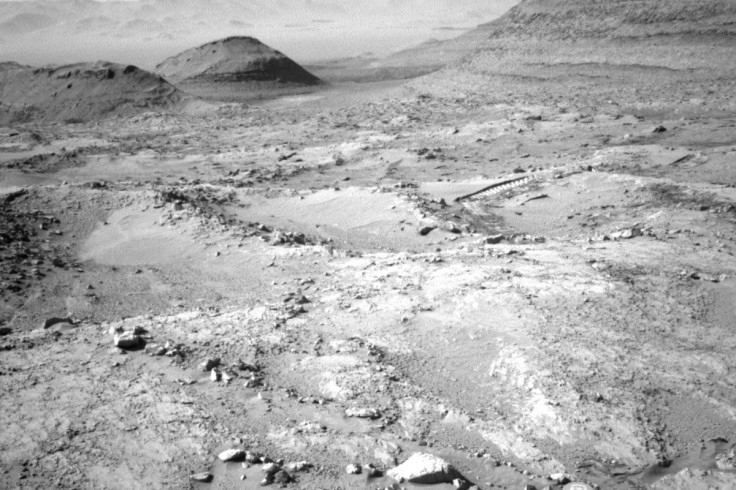 NASA's Mars rover Curiosity on Sol 4544 (2025-05-19 02:40:42 UTC).