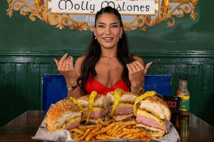 Leah Shutkever During a Food Challenge in London