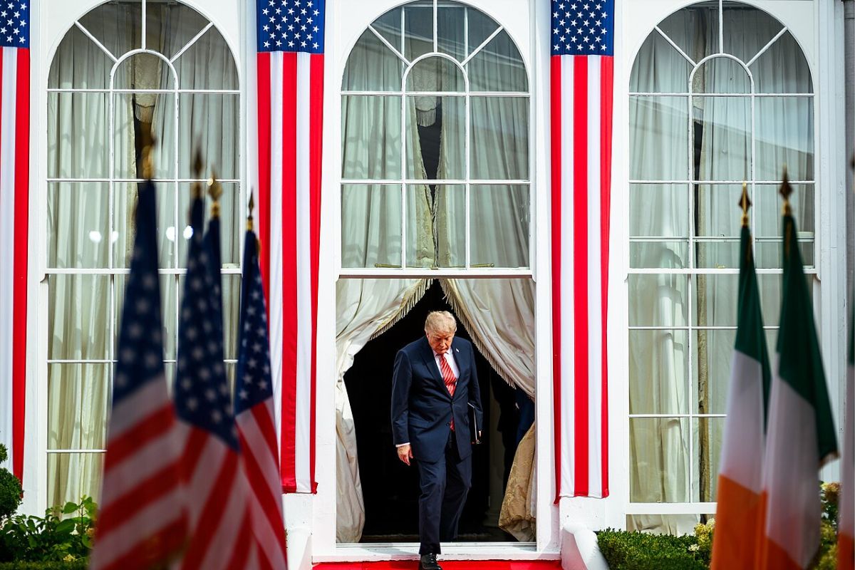 Trump Calls AI Extinction Fears a 'HOAX' as Critics Revive 25th Amendment Debate Online