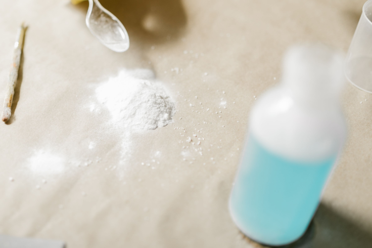 Representative Image of Lye and Baking Soda