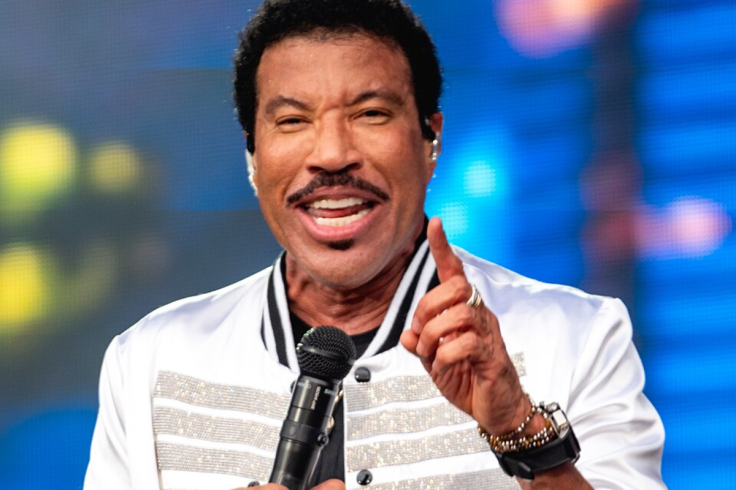 Lionel Richie Takes Time Off Following Heart Procedure