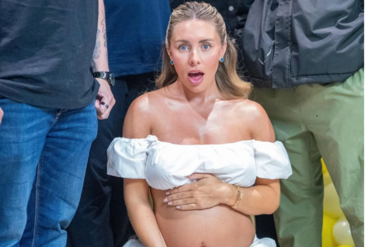 Bonnie Blue pregnancy photo