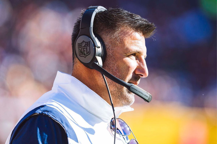 Mike Vrabel Coaching in an NFL Game