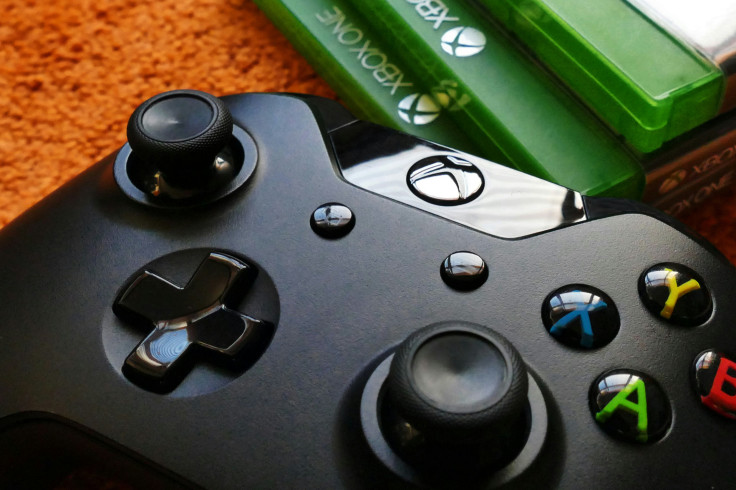 Xbox One Controller and Discs