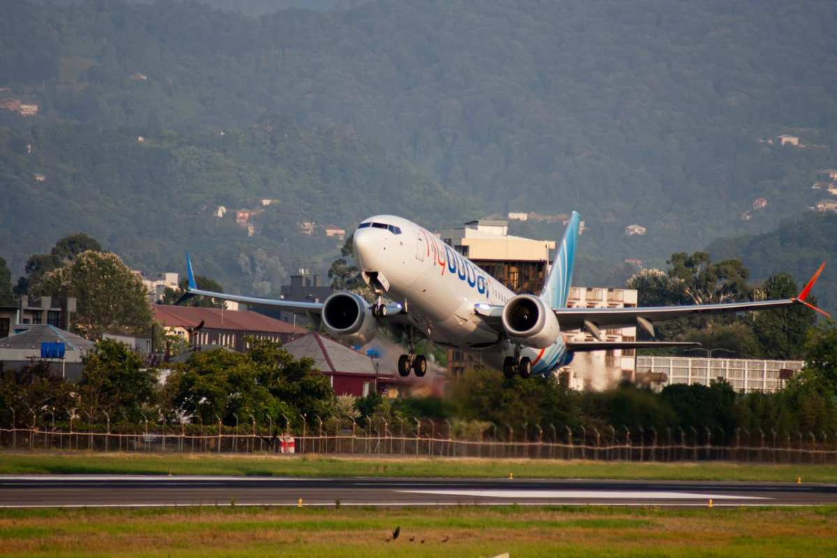 Flydubai plane taking off