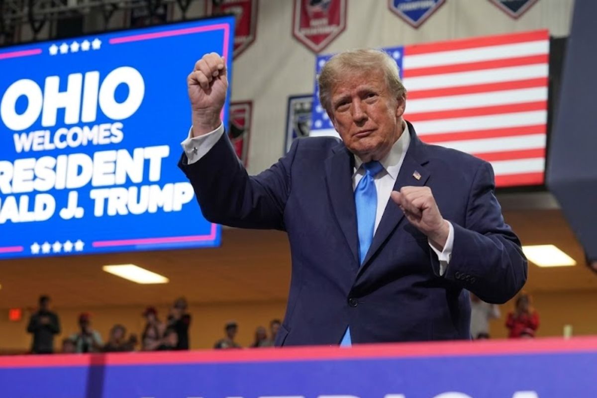 Trump Heckled Over E. Jean Carroll Court Cases as Protester Shouts 'Liar' and 'Rapist' During Ohio Rally