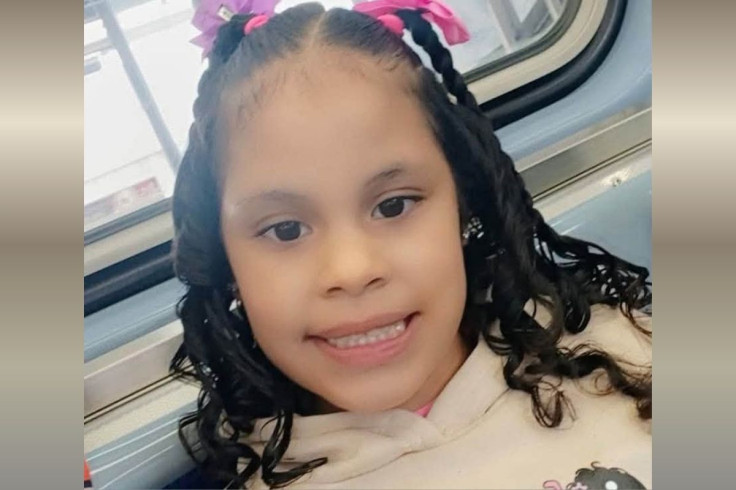 7-Year-Old Girl in Chicago Dies After Stranger Stabs Her