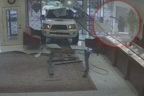 Lynnwood jewelry store robbery