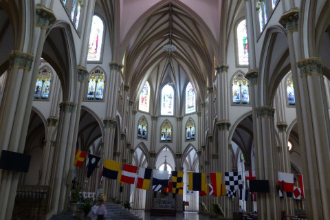 priest killed falling cross, Guayaquil priest death, Patricio Sánchez Molinari