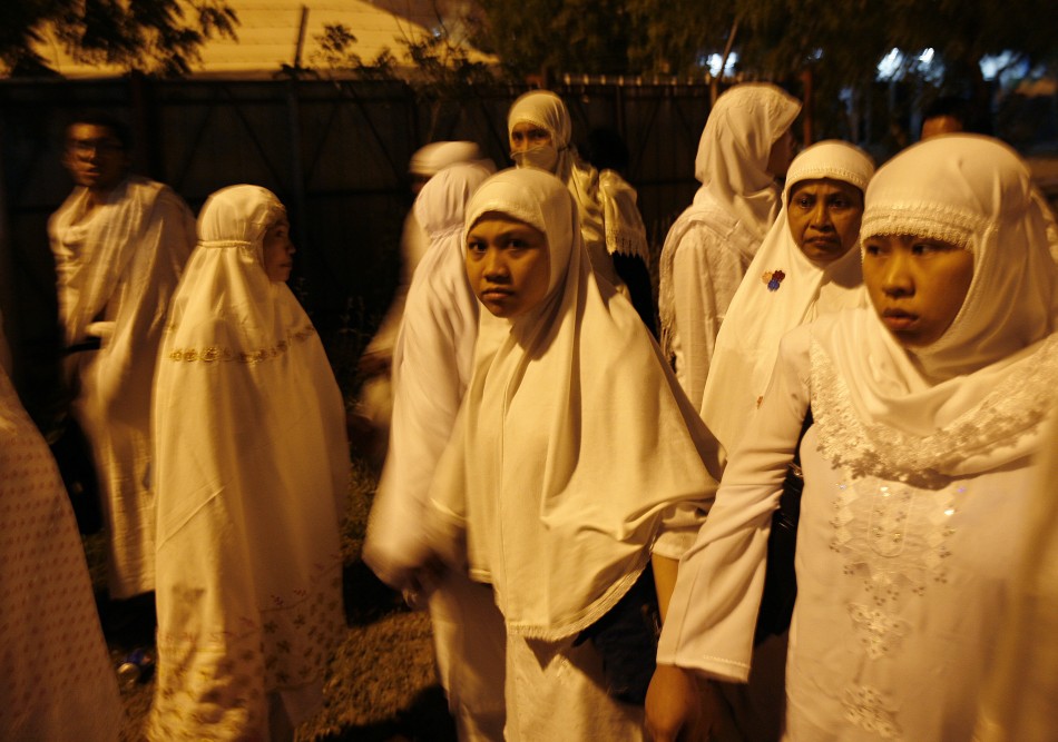Muslim pilgrims arrive at Mount Arafat outside Mecca