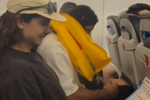 Australian Influencer Hugh Lovett Inflated an Emergency Life Jacket