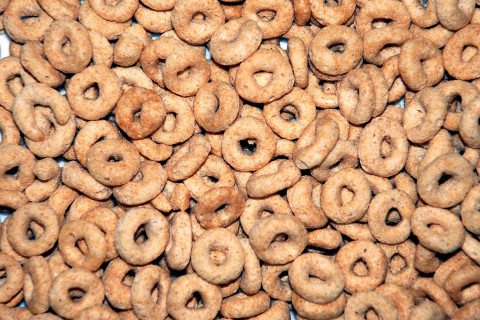 Cheerios cereal pictured before the introduction of the new Ziploc