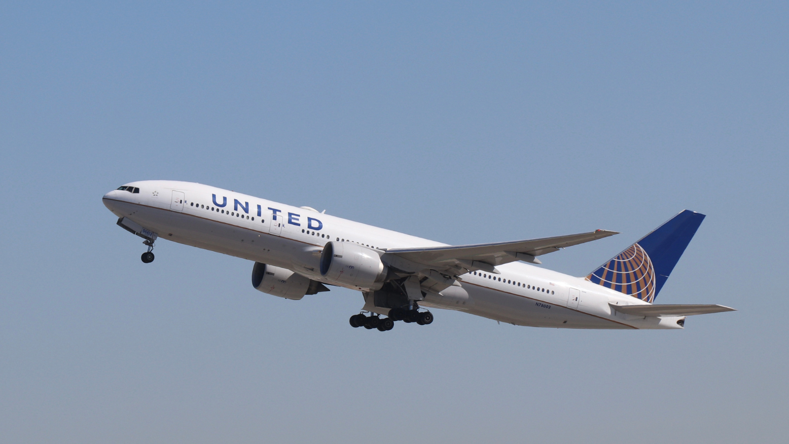 United Passenger Accused of 'Hijack' Text Says It Was 'Banter Between Coworkers' After Flight Turns Back