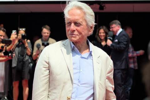 Michael Douglas predicts Democratic landslide