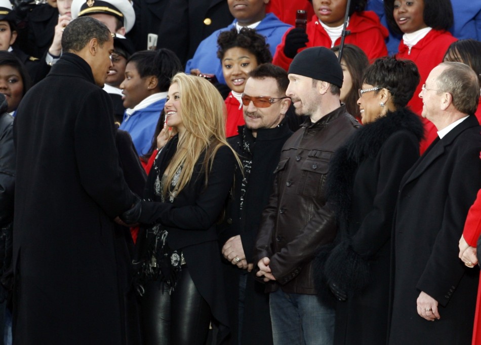 U.S. President Barack Obama greets singer Shakira, U2s Bono, U2s The Edge, singer Bettye LaVette and Episcopal Bishop Reverend Gene Robinson in Washingtnon.